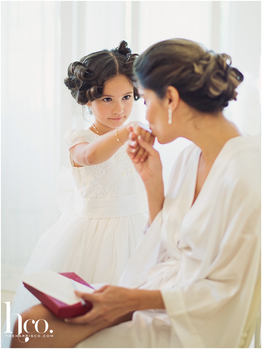 Tips for Brides: Stunning Getting Ready Photos | Wedding Photography Tips | The Harris Co | theharrisco.com